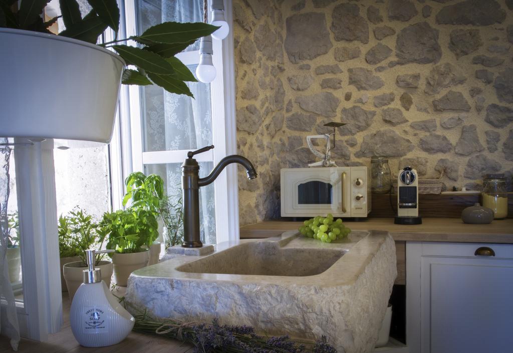 White Cottage Heritage House Čižići Extérieur photo