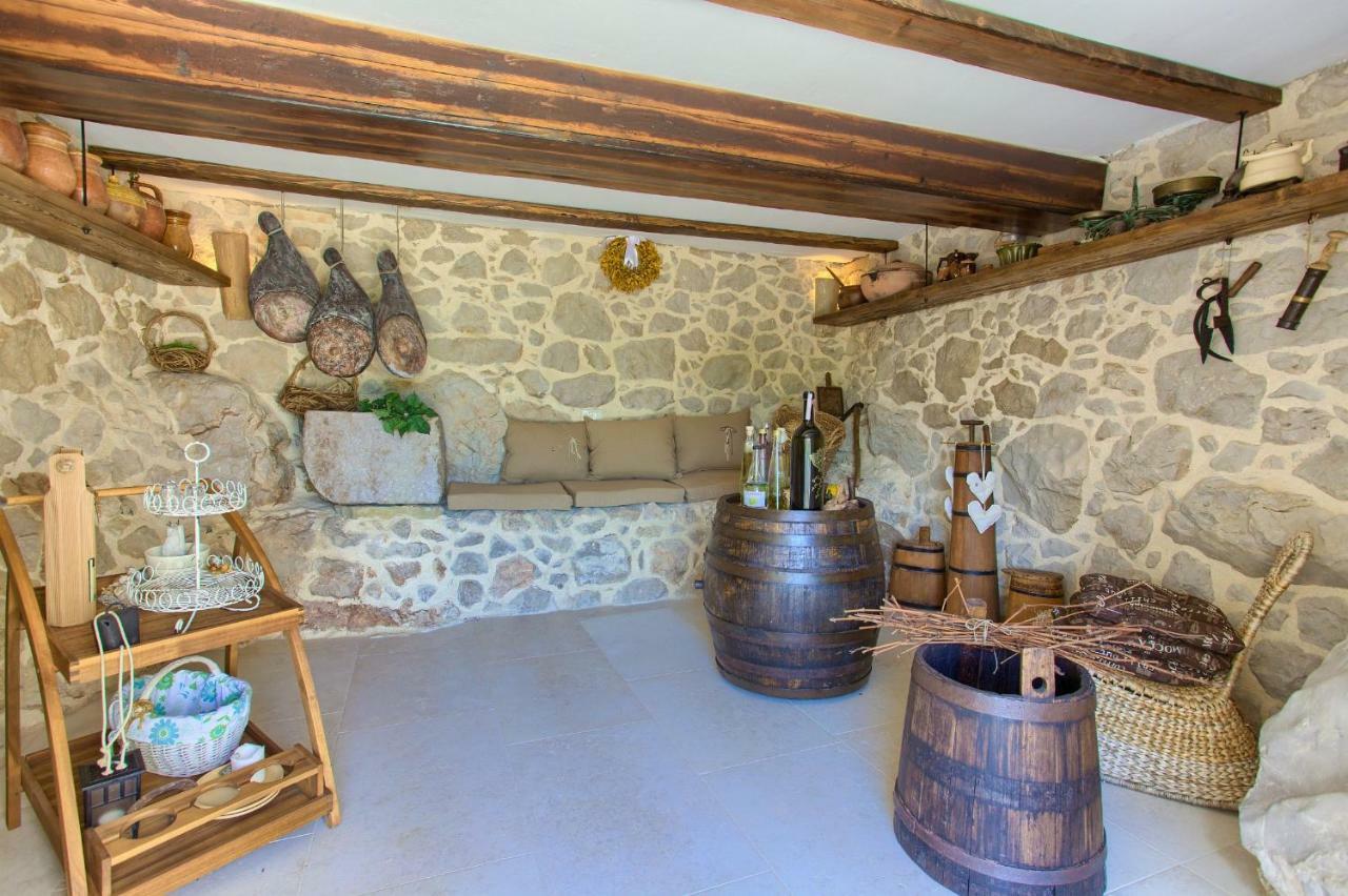 White Cottage Heritage House Čižići Extérieur photo
