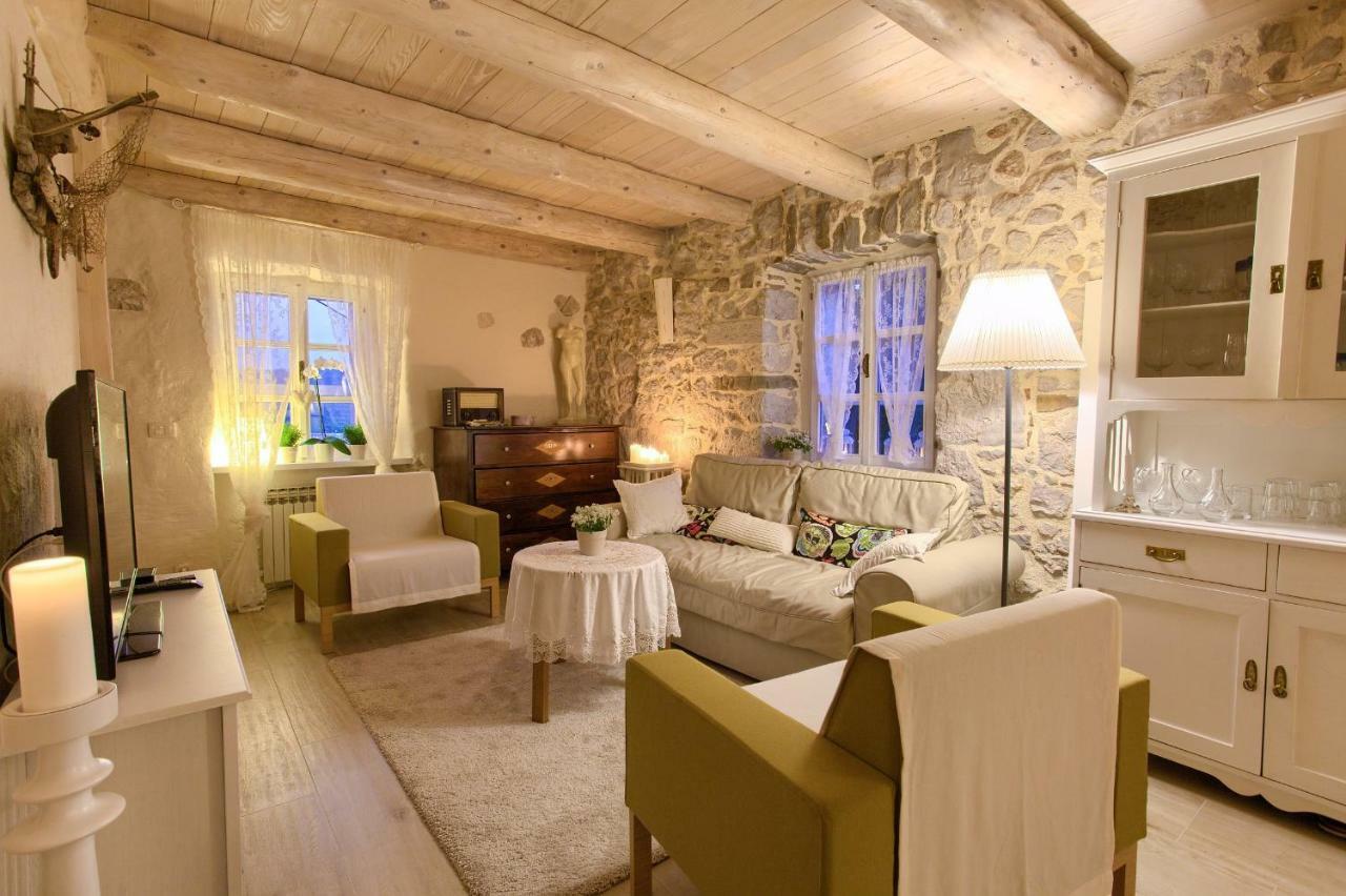 White Cottage Heritage House Čižići Extérieur photo