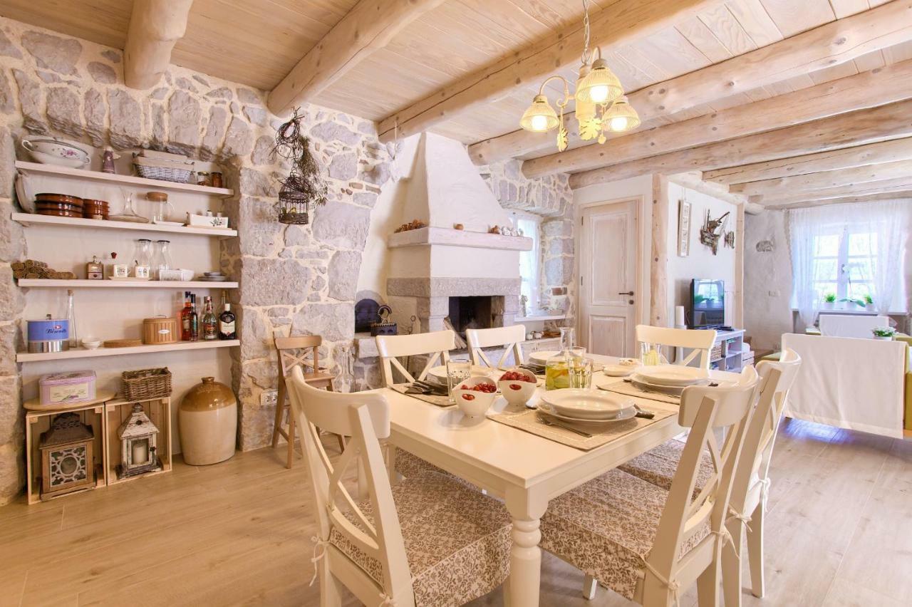 White Cottage Heritage House Čižići Extérieur photo