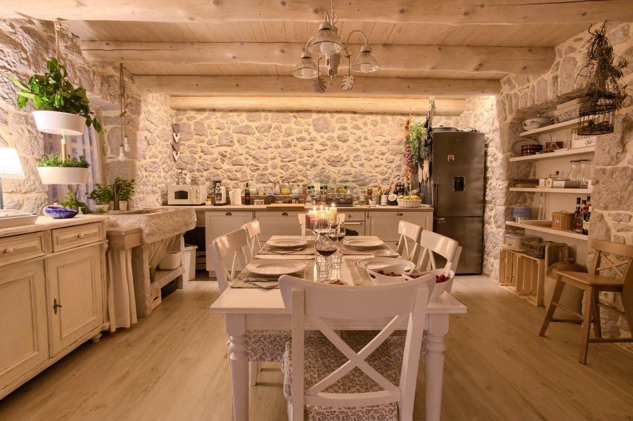 White Cottage Heritage House Čižići Extérieur photo