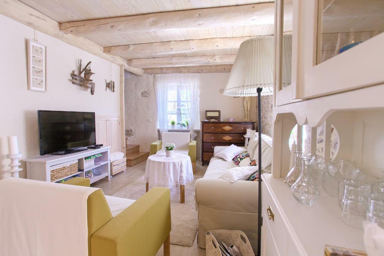 White Cottage Heritage House Čižići Extérieur photo