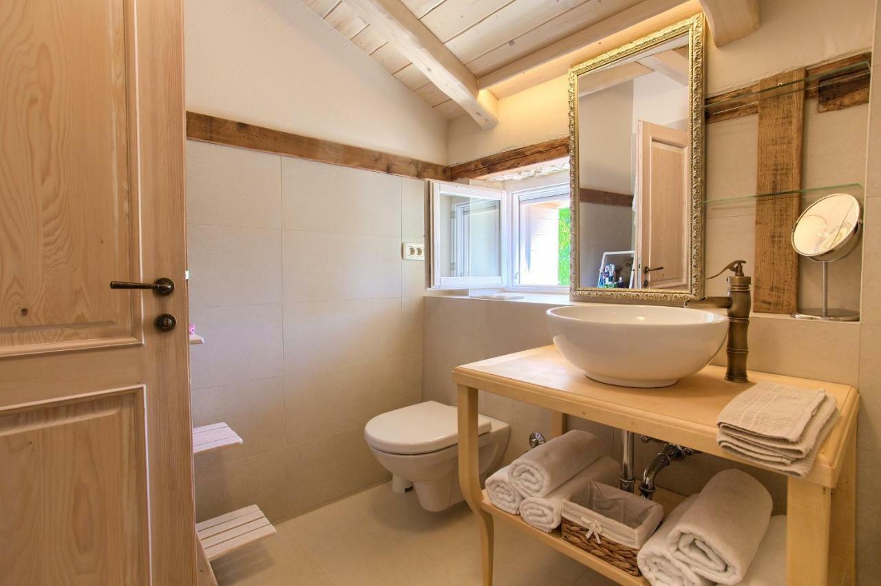 White Cottage Heritage House Čižići Extérieur photo